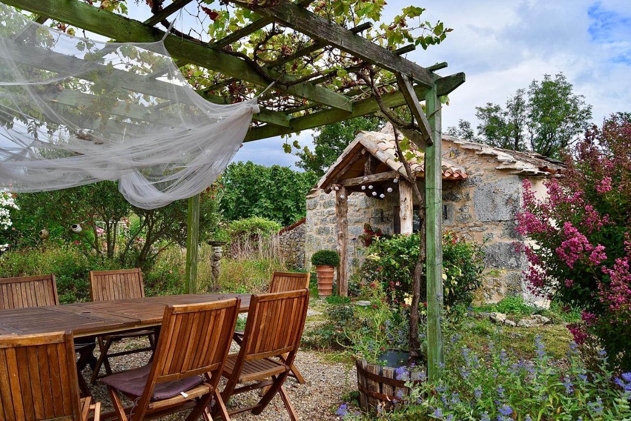 Les Gîtes Pérard Caylus Exterior foto