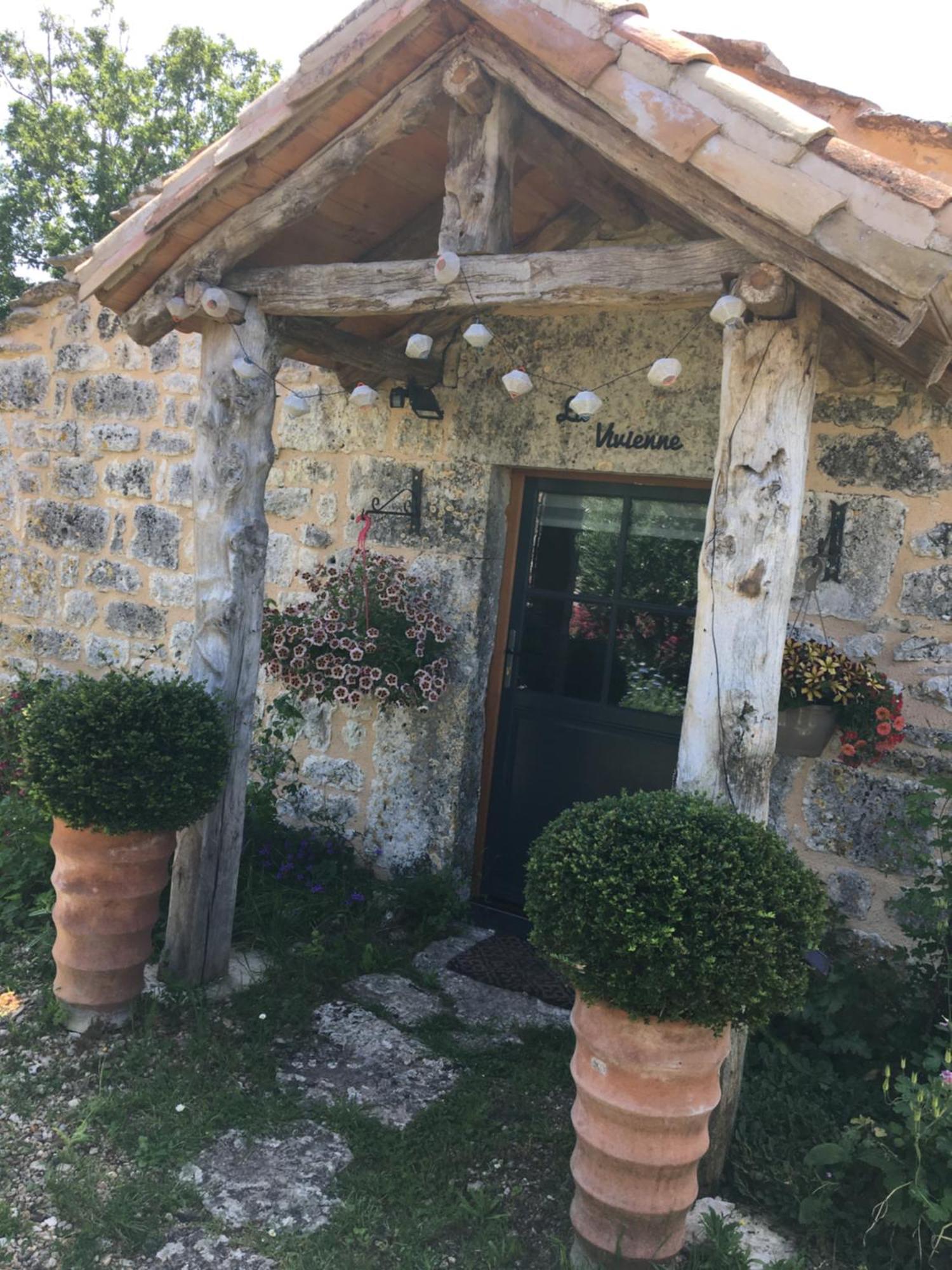 Les Gîtes Pérard Caylus Exterior foto