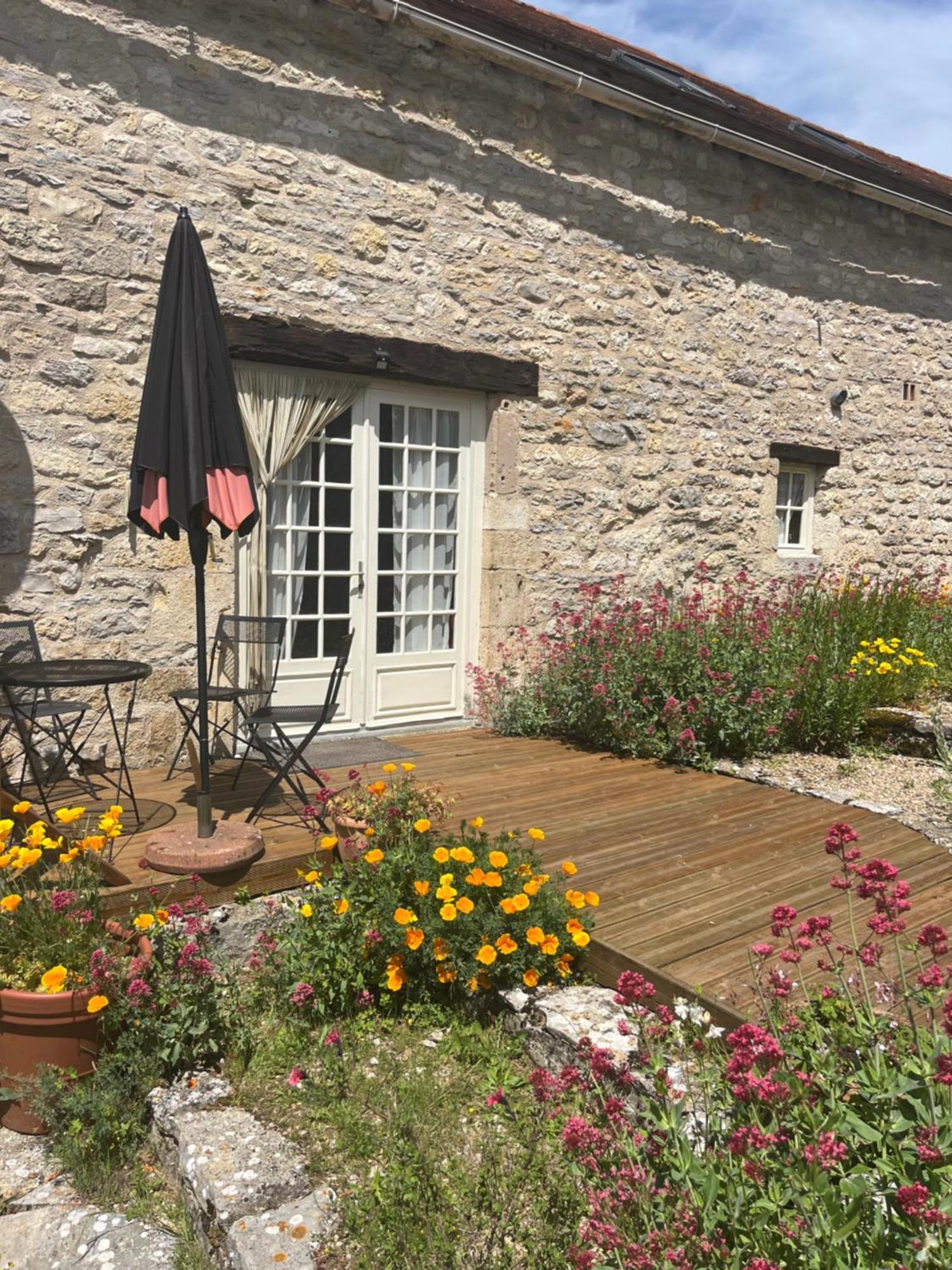 Les Gîtes Pérard Caylus Exterior foto