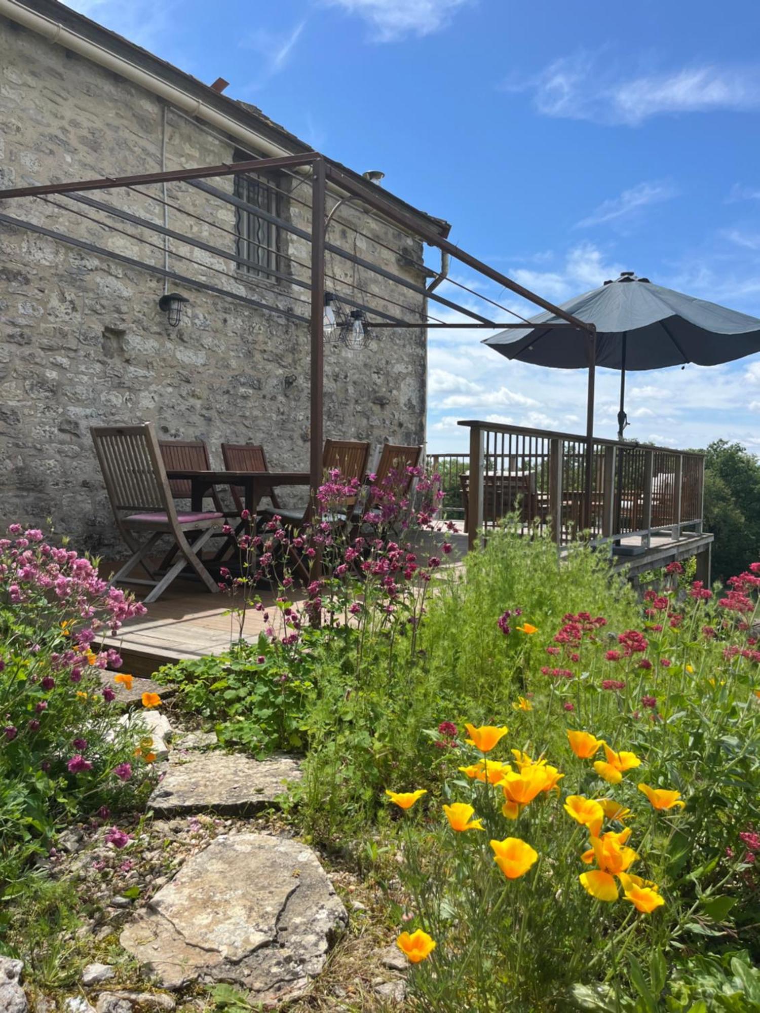 Les Gîtes Pérard Caylus Exterior foto