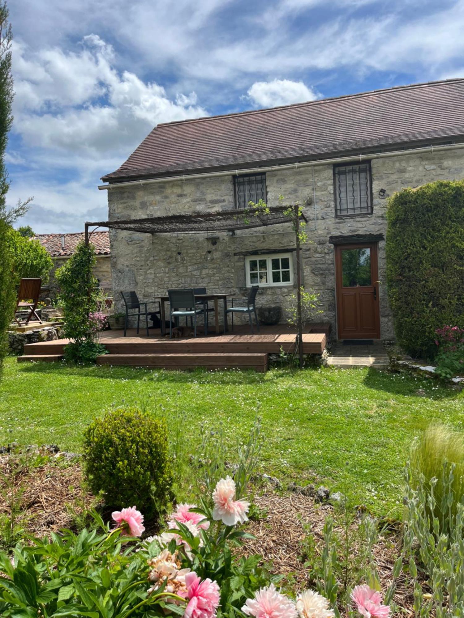 Les Gîtes Pérard Caylus Exterior foto